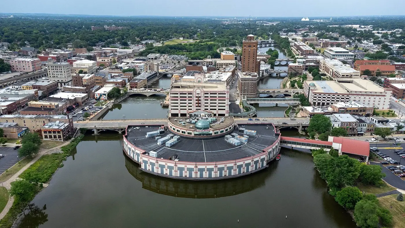 Aurora, Illinois skyline — Aurora