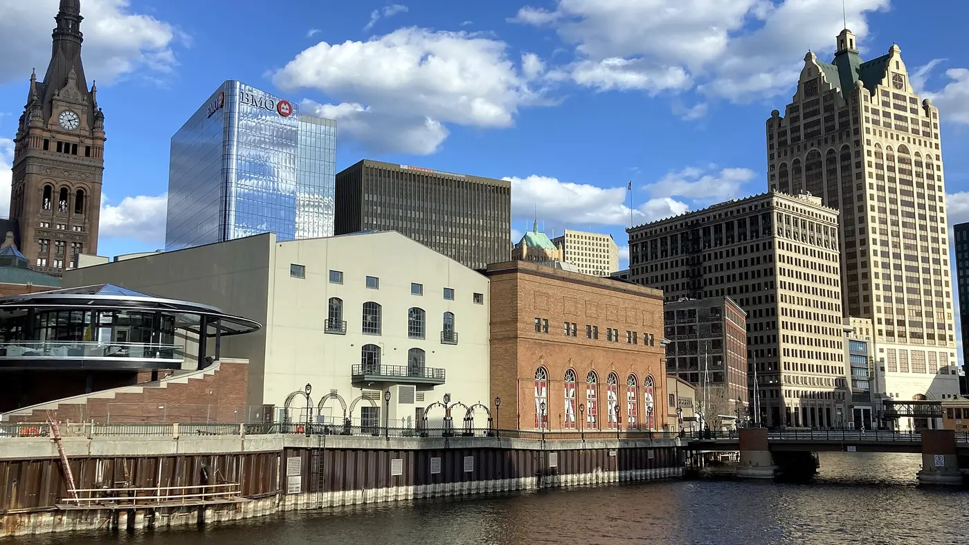 Milwaukee March 2024 4 (Milwaukee skyline and Milwaukee River) — Milwaukee