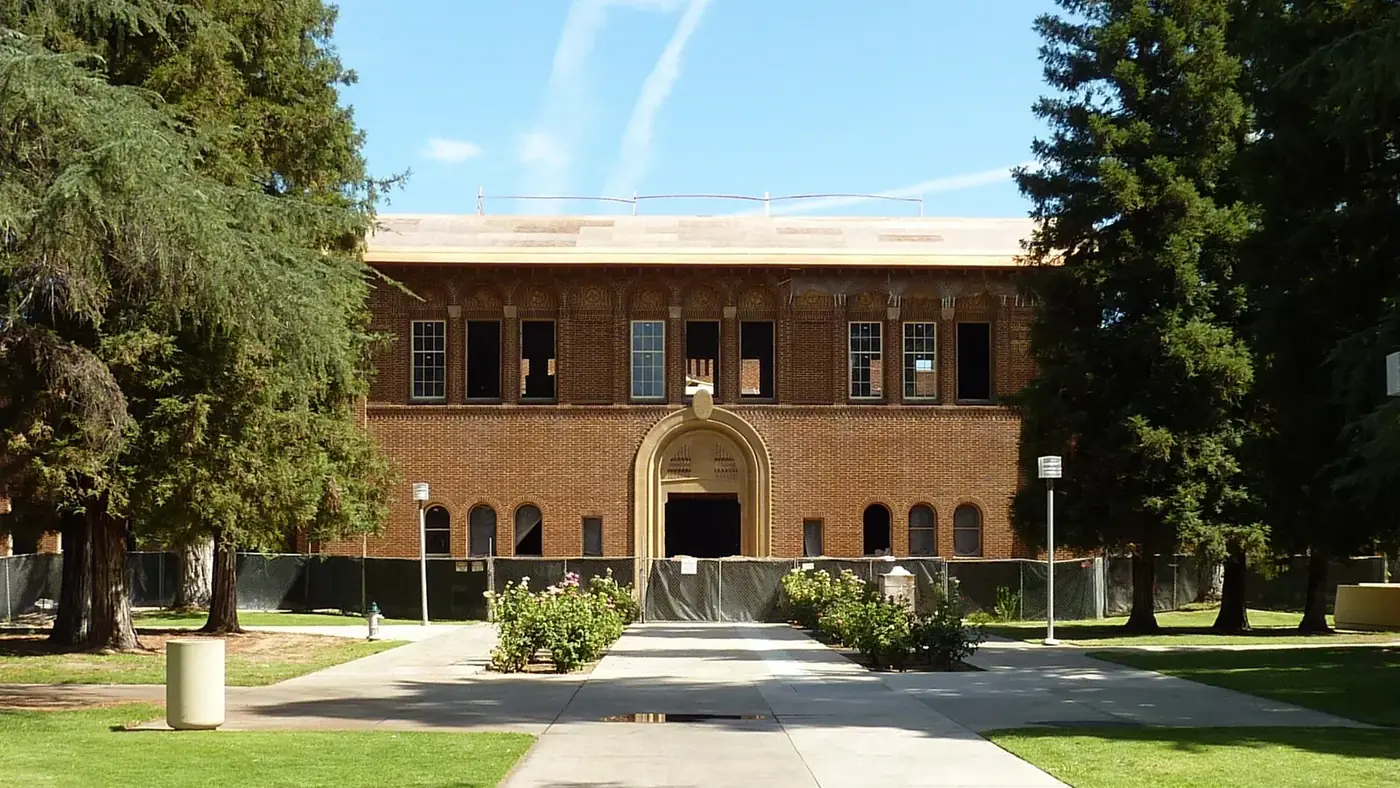 2009-0725-CA-FresnoCC-OAB (cropped) — Fresno